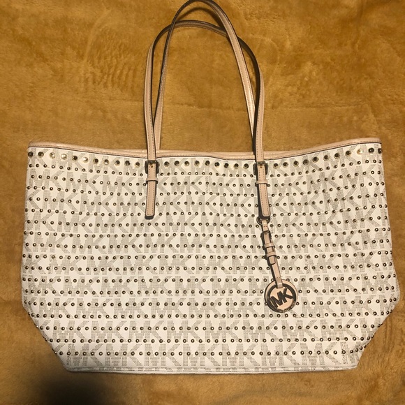 XL Studded MK carryall tote - Picture 3 of 6